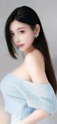 露开全乳开襟t恤